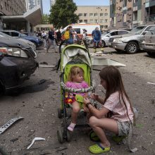 Per masinę rusų ataką Ukrainoje žuvo mažiausiai 24 žmonės, smogta vaikų ligoninei Kyjive