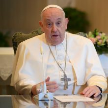 Vatikanas: popiežiaus būklė po ligos gera ir stabili