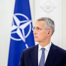NATO vadovas: Kinija stebi JAV dramą dėl Ukrainos apginklavimo