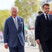 Prancūzijos ir JK ryšius stiprinti raginantis Charlesas III kreipsis į Prancūzijos Senatą