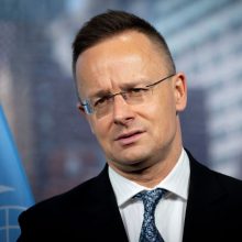 Vengrų diplomatijos vadovas lankosi Minske