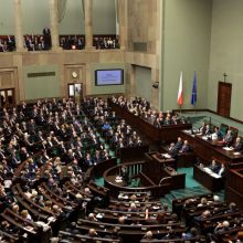 Lenkų parlamentas atmetė M. Morawieckio siūlomą dešiniojo sparno vyriausybę