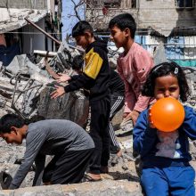 JT humanitarinės pagalbos vadovas karą Gazos Ruože vadina žmonijos išdavyste