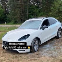 Vilniuje iš garažo pavogti BMW ir „Porsche“ automobiliai: savininkas prašo visuomenės pagalbos