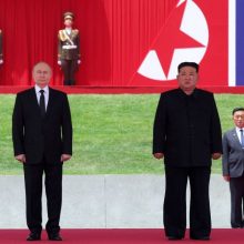 V. Putinas ir Kim Jong Unas pasirašė strateginės partnerystės sutartį