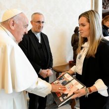 Popiežius Pranciškus priėmė Gazos Ruože laikomų Izraelio įkaitų artimuosius