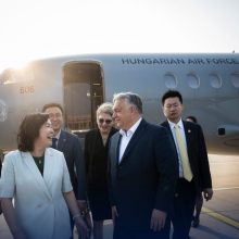 V. Orbanas sako atvykęs į Pekiną su „Taikos misija 3.0“