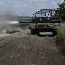 Rusai smogė Derhačių bendruomenei Charkivo srityje, yra aukų