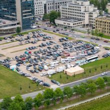 Sostinės savivaldybė perima stovėjimo aikštelę prie Seimo: ketina statyti konferencijų centrą