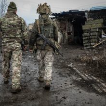 Ukrainos kaliniai mainais į malonę sutinka vykti į frontą