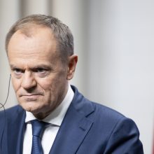 Lenkijos premjeras buvusį ambasadorių kaltina ryšiais su užsienio žvalgyba