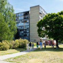 Vilniaus Žirmūnų rajone užsiliepsnojo butas, evakuota 10 žmonių