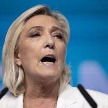 E. Macronui sušaukus pirmalaikius rinkimus Prancūzijos dešiniuosius apėmė chaosas