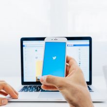E. Muskas: pasamdyta nauja „Twitter“ vadovė