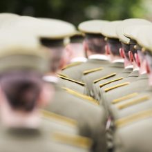 Profsąjungos ragina atidėti pareigūnų ir karių valstybinių pensijų reformą