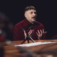 Spektaklyje „Kauno asamblėja“ – aktualios temos: nelegalūs migrantai, abortai ir eitynės