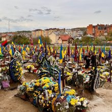 Savanoriai nepavargs remti Ukrainos