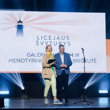Klaipėdos licėjus apdovanojo mokinius ir mokytojus: išdalinta 700 padėkų