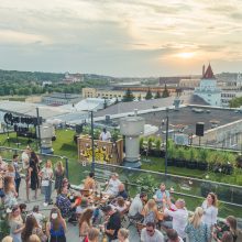 Pirmas toks vakarėlis Baltijos šalyse: Leon Somov ir vakarėjančio Kauno panorama