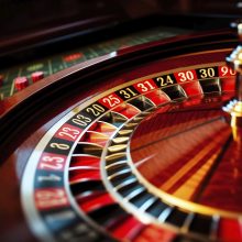 Seimo komitetas – už lošimų reklamos draudimą, laikiną išimtį lažyboms, sportui