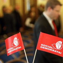 Aukštiems socialdemokratų reitingams koją pakišti gali „čekiukų“ skandalas?