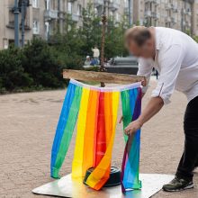 Per LGBTIQ eitynes Vilniuje sulaikyti trys vyrai