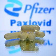 ES vaistų priežiūros tarnyba patvirtino „Pfizer“ geriamąjį preparatą nuo COVID-19
