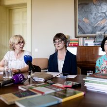 Lietuvių tautosakos institutas kreipiasi į valstybės vadovus: prašo stabdyti ministerijos savivalę