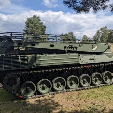 Lietuvos kariuomenei pristatyti du evakuaciniai tankai