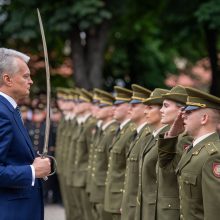 G. Nausėda 76 kariūnams suteikė pirmąjį karininko laipsnį