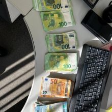 Kauno policija demaskavo atlyginimus „vokeliuose“ mokėjusią statybos įmonę