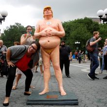 Majamyje pavogta nuogo D. Trumpo statula