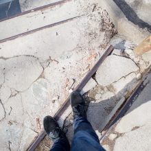 Sutrupėję Vytauto parko laiptai nesulaukia remonto
