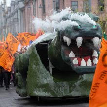 Vilniuje paminėta Fiziko Diena: šventės simbolis Dinas Zauras kvietė į eiseną Gedimino prospektu