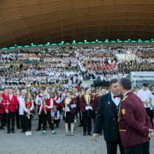 Šimtmečio Dainų šventės finalas: visa Lietuva kartu giedojo himną  