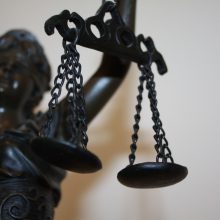 Baudžiamoje byloje teisiamos „Stategos“ ginčas dėl eksporto licencijos nebaigtas