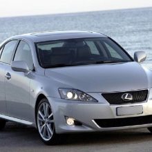 Lyderis: „Lexus IS“, gamintas nuo 2005 iki 2013 m., – labiausiai vertinamas vidutinio segmento modelis.