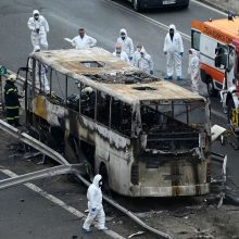 Bulgarijoje įvykusios autobuso katastrofos aukų skaičius sumažintas iki 44