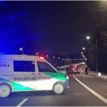 Tragedija Vilniuje: automobilis mirtinai sužalojo vyrą