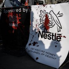 Kyjivas „Nestle“ dėl tęsiamos veiklos Rusijoje įtraukė į karo rėmėjų sąrašą