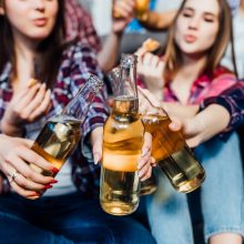 Prieš nealkoholinius gėrimus nepilnamečiams – parašais
