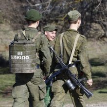 Ukrainos kariai palieka bazes Kryme, baigiantis Rusijos nustatytam paliaubų terminui