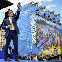 Rumunijos prezidentas naujuoju premjeru paskyrė liberalą
