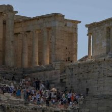 Dėl karščio bangos Graikijoje trečiadienį laikinai sustabdytas Akropolio lankymas
