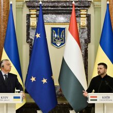 V. Zelenskis pareiškė paraginęs V. Orbaną prisijungti prie Kyjivo taikos pastangų 