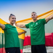 Lietuvos vėliava Europos žaidynių atidaryme patikėta krepšininkei ir kanojininkui