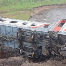 Žuvusiųjų per traukinio avariją Rusijoje padaugėjo iki trijų