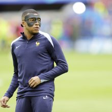 Prancūzijos futbolo žvaigždė K. Mbappe ragina balsuoti antrajame visuotinių rinkimų ture