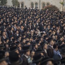 Tūkstančiai ultraortodoksų žydų vyrų protestavo prieš AT sprendimą dėl karinės tarnybos