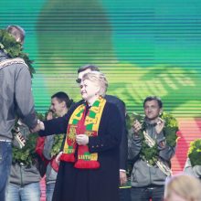 Į Lietuvą sugrįžusius Europos vicečempionus pasitiko minios gerbėjų ir šalies vadovai